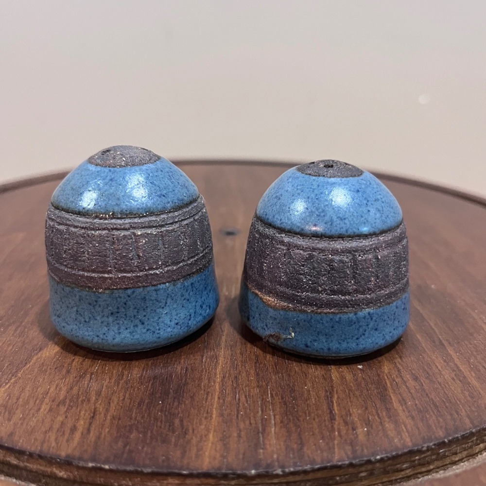 Vtg Studio‎ Pottery Salt and Pepper Shakers Blue Glazed Brutalist MCM Signed 2"